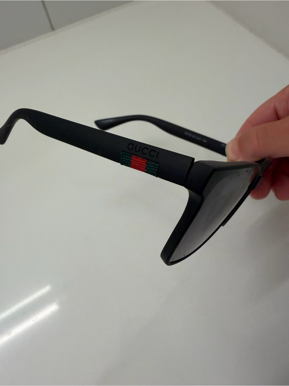 Gucci Black Square Sunglasses with Green & Red Web Stripe - Picture 4 of 12